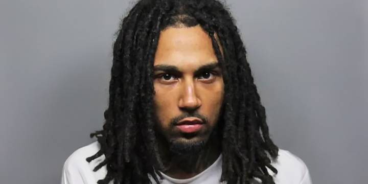 Un detenido por homicidio fue liberado por error en California; las autoridades buscan arrestarlo de nuevo