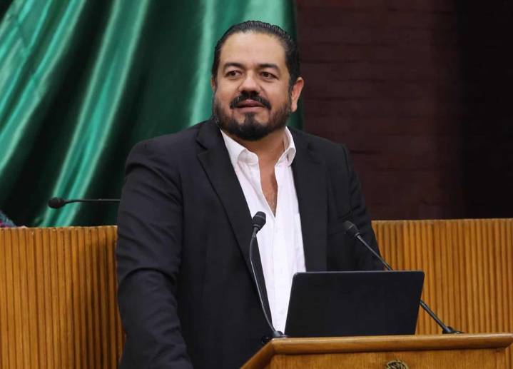 Capacitarán a servidores públicos en el uso del desfibrilador