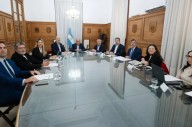 El Gobierno avanza con la reforma laboral y tributaria a través del Consejo de Mayo