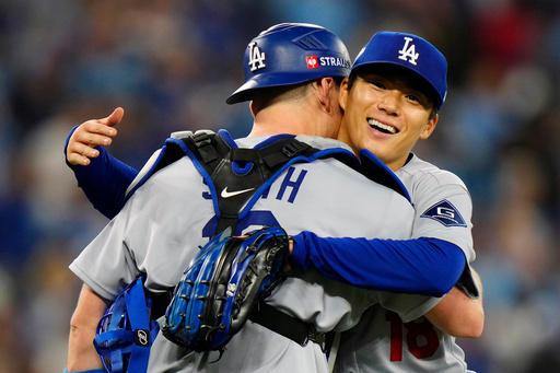 Yamamoto lanza 1er juego completo en Serie Mundial desde 2015 y Dodgers vencen 5