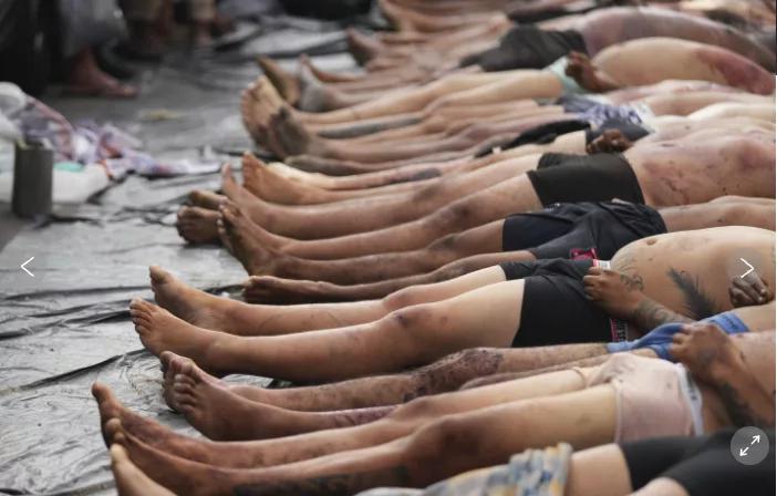 La redada policial más mortífera en Río de Janeiro deja una hilera de cadáveres en una favela