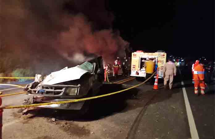 Desigual choque carretero deja dos muertos en Rayón