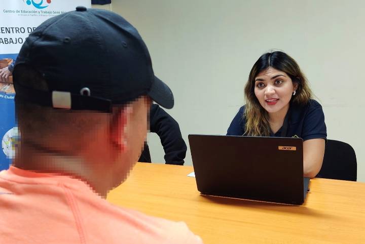 Internos de CET Semi Abierto inician camino hacia la reinserción con matrículas en CFT Estatal