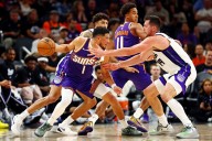 Deadspin | Suns storm back from 20-point deficit, take down Kings