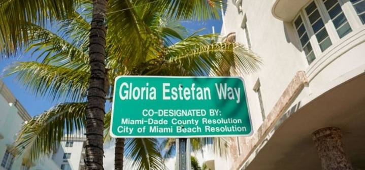 Miami Beach rinde homenaje a la cantante Gloria Estefan al nombrar una calle en su honor