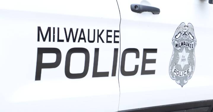 Milwaukee Police investigating Friday night shooting on East Capitol Drive