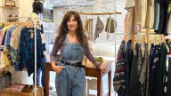 Rebeca da vida a una tienda de moda y objetos vintage: "Es un refugio de paz, un lugar donde soy feliz"