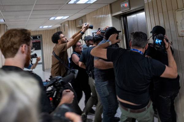 Hochul Criticises Federal Officers After Journalists Injured At NYC Courthouse