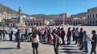 Vecinos y familiares protestan en Pachuca; piden apoyo para comunidad de Tianguistengo