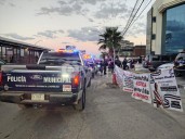 Colectivo Justicia para Nuestros Deudos protestan frente a funeraria por caso del crematorio Plenitud en Ciudad Juárez
