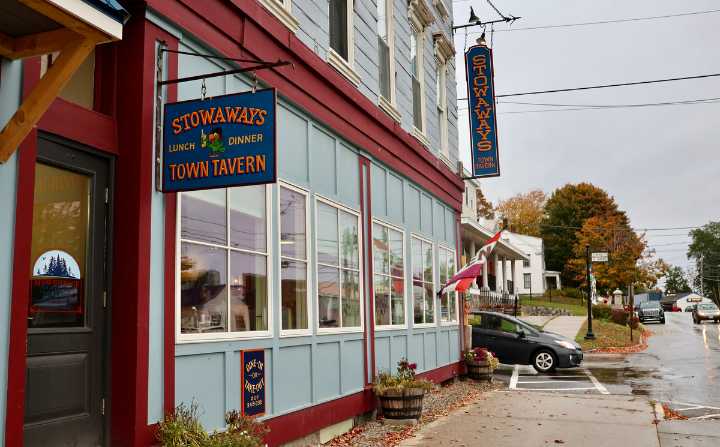 New family restaurant in former MacLeod’s building draws crowds to Bucksport