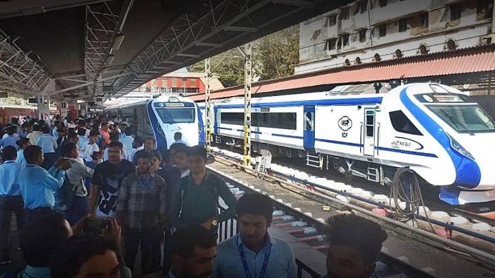 Nanded-bound Vande Bharat delayed by six hours at Mumbai on Diwali eve