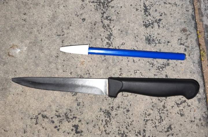 Un joven detenido por vecinos tras dañar una camioneta en Villa Santillán