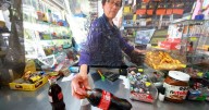 La Coca-Cola será más cara en 2026: Arca Continental alista aumento de 10% por IEPS