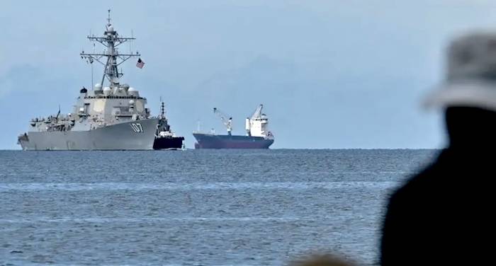 Buques de guerra frente a Venezuela