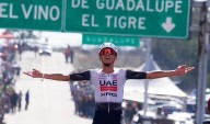 Isaac del Toro conquista Ensenada y logra el doblete en Nacional de Ciclismo de Ruta