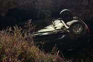 Autoridades de Pachuca rescatan auto que cayó a un canal; ¿qué pasó con sus ocupantes?
