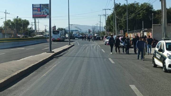 Caos en la México-Pachuca: de nuevo, un bloqueo por manifestantes.
