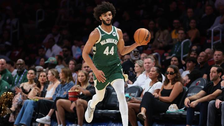 Bucks officially keep Andre Jackson Jr., waive 2024 draft pick
