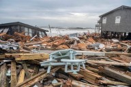 Octava casa colapsa en Buxton por erosión costera e inundaciones