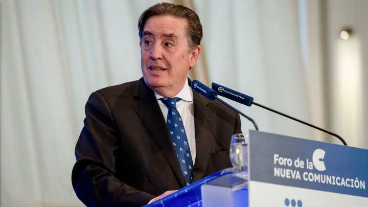 La RAE manifiesta su "absoluta repulsa" ante la "agresión" de García Montero al director de la institución