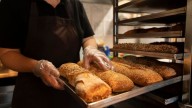 Nuevo 'Panazo' de industriales panaderos contra el gobierno de Javier Milei: cuántos kilos de pan se repartirán y dónde será la protesta