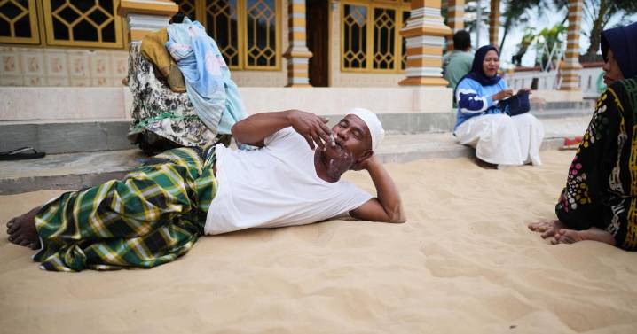 PHOTO ESSAY: Indonesia’s village keeps tradition of life on sand