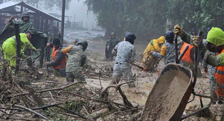 Van 79 muertos por lluvias e inundaciones en 5 estados de México