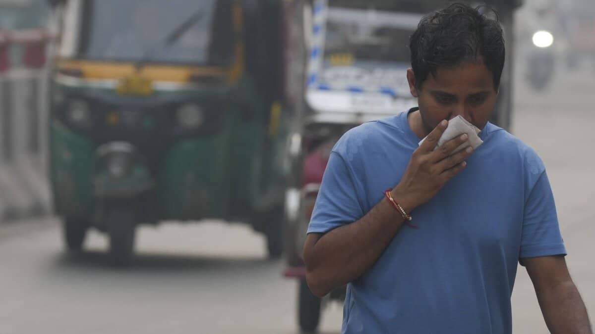Day after Diwali, Delhi gasps for air amid toxic haze