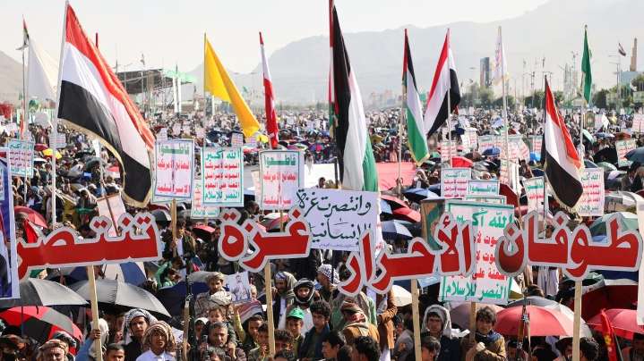 A dozen UN international staffers leave Yemen after being released by Houthis