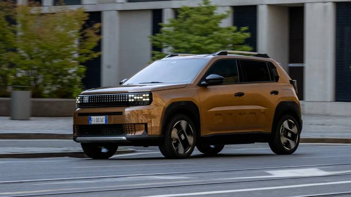 Probamos el Fiat Grande Panda Hybrid, un urbano de primera división que es un chollo