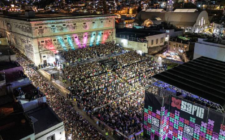 Con más de 300 mil asistentes, cierra actividades el Cervantino