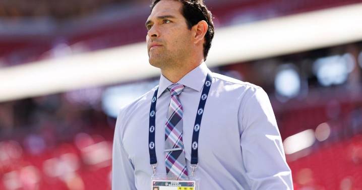 Former NFL quarterback and current analyst Mark Sanchez in stable condition after apparent stabbing in Indianapolis
