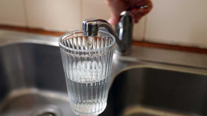 Health experts warn of fluoride conspiracies after Gympie council removes it from drinking water