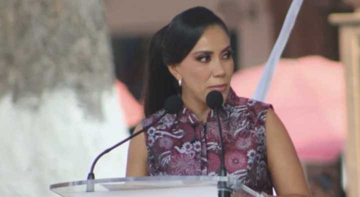 Harfuch evita a alcaldesa de Apatzingán que pidió "narcocorrido" a Los Originales de San Juan