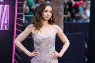 Afirman que Ana de Armas terminó con Tom Cruise por sentirse “incómoda”