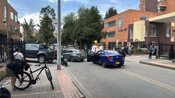 Operativo contra presunto delincuente terminó en balacera en Bogotá: tres militares heridos