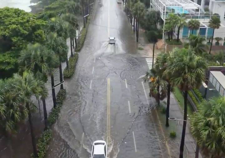 Video: La tormenta tropical Melissa provoca graves inundaciones en Santo Domingo, República Dominicana