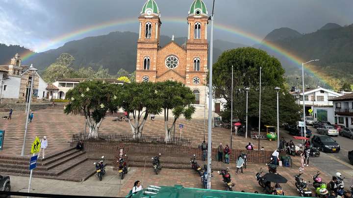 El encantador pueblo de Cundinamarca  reconocido por su importancia histórica y sus atractivos naturales