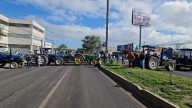 Colapsan circulación en Paseo Central derivado de manifestación de trabajadores del campo