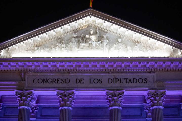 El Congreso da luz verde a auditar las pulseras para maltratadores pese a la abstención del PSOE