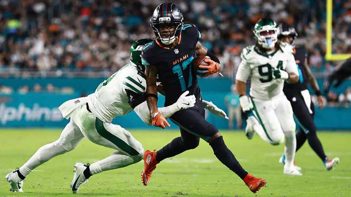 Dolphins confident in Waddle as No. 1 receiver after Hill’s injury