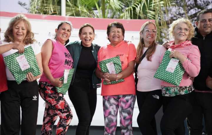 Magda Ayala compartió el Día de la Madre en plaza Sarmiento junto a la comunidad de Barranqueras