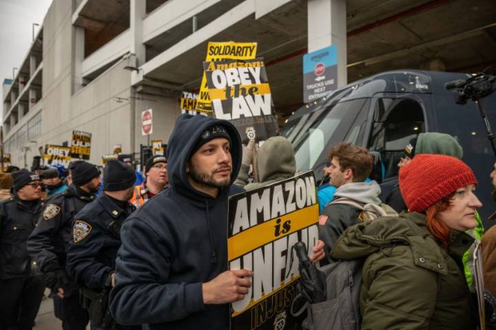 To Rebuild the Labor Movement, Take On the Giants