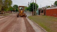 Se realizan trabajos de perfilado en las calles del barrio 25 de Mayo Amp. 100 viviendas