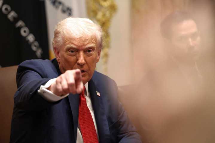 'Complete insanity': Observers slam Trump's latest 'stark raving mad' Truth Social post