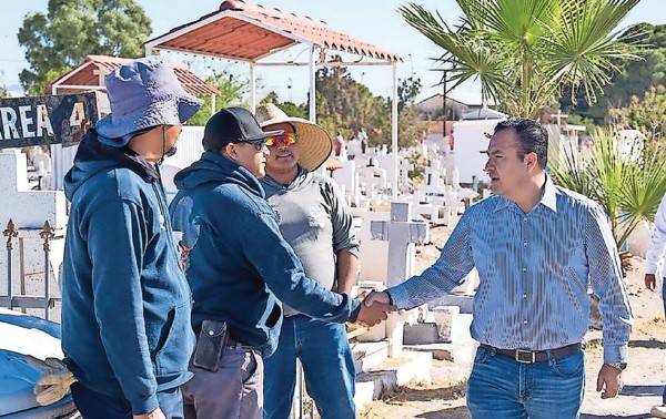 Listo Panteón Municipal para recibir a visitantes