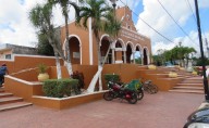 Bebé es hallada en una cubeta entre la maleza en Chichimilá