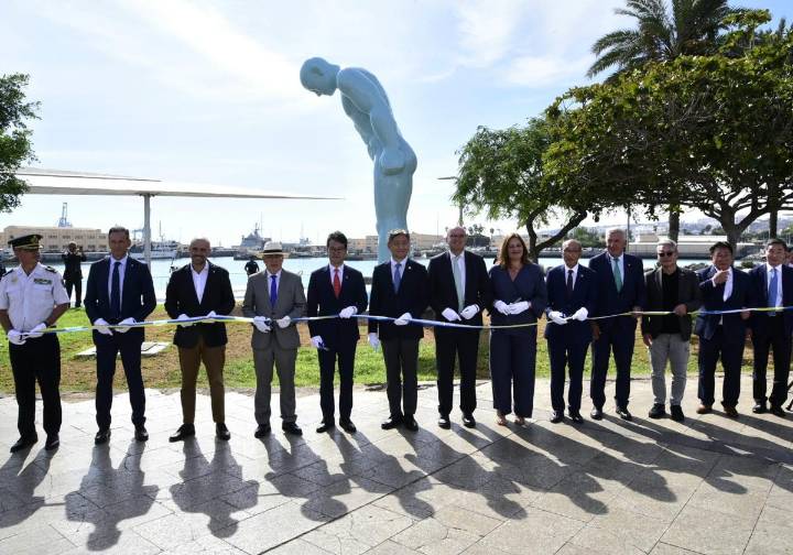 El mar como puente: el Greetingman recuerda seis décadas de amistad entre Corea y Canarias