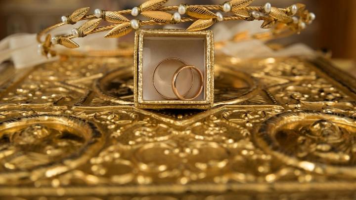 Gold, silver plunge as technical correction mirrors 1979 bull run — strategist sees buying opportunity ahead